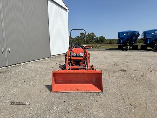 Image of Kubota B2650 equipment image 2