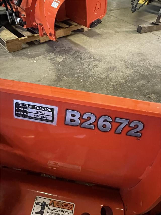 Image of Kubota B2672 equipment image 3