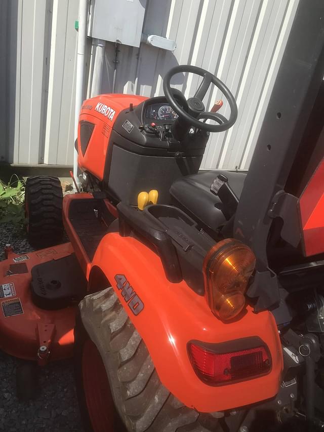 Image of Kubota BX2380 equipment image 3