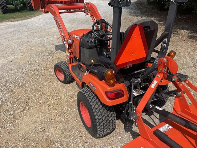 Image of Kubota BX2380 equipment image 3