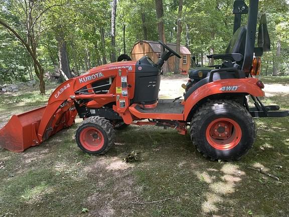 Image of Kubota BX2380 equipment image 1