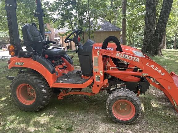 Image of Kubota BX2380 equipment image 3