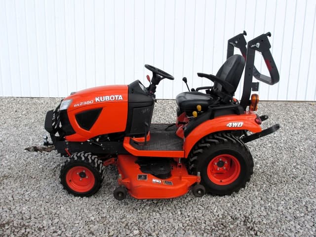 Image of Kubota BX2380 equipment image 2