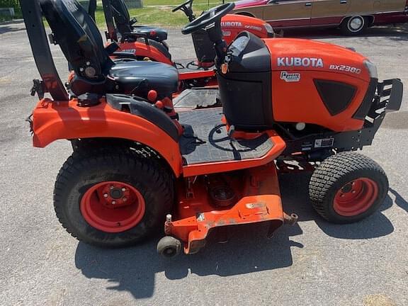 Image of Kubota BX2380 equipment image 2