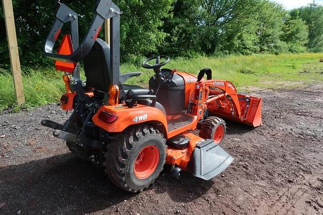 Image of Kubota BX2380 equipment image 1