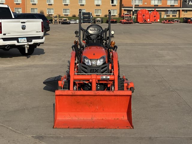 Image of Kubota BX2680 equipment image 2