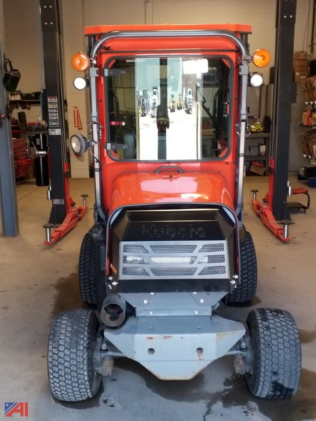 Image of Kubota F3990 equipment image 3
