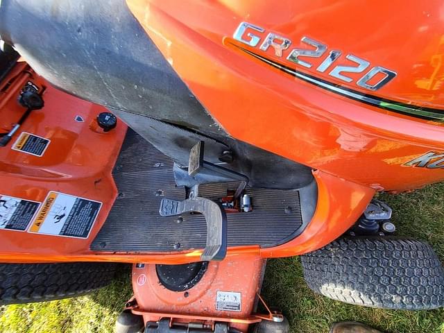 Image of Kubota GR2120 equipment image 4