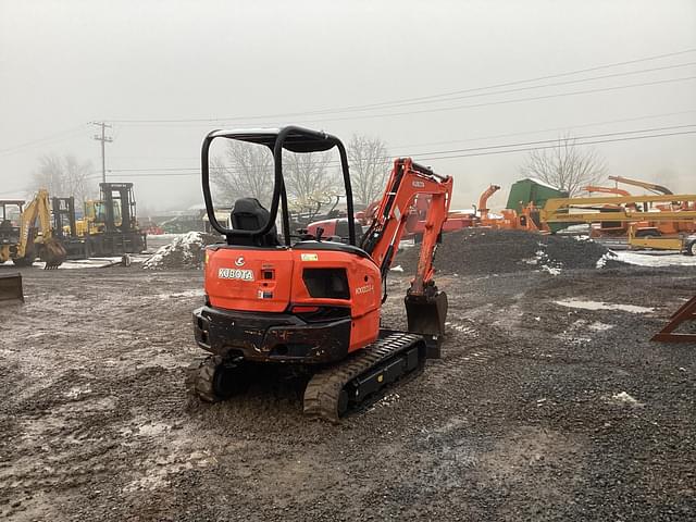 Image of Kubota KX033-4 equipment image 4