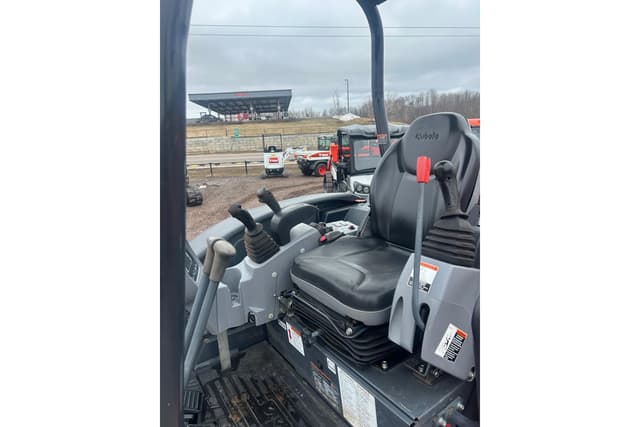 Image of Kubota KX033-4 equipment image 4
