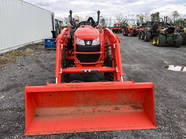 Image of Kubota L3901D equipment image 3