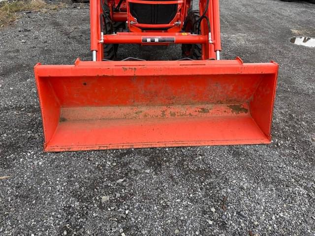 Image of Kubota L3901D equipment image 4