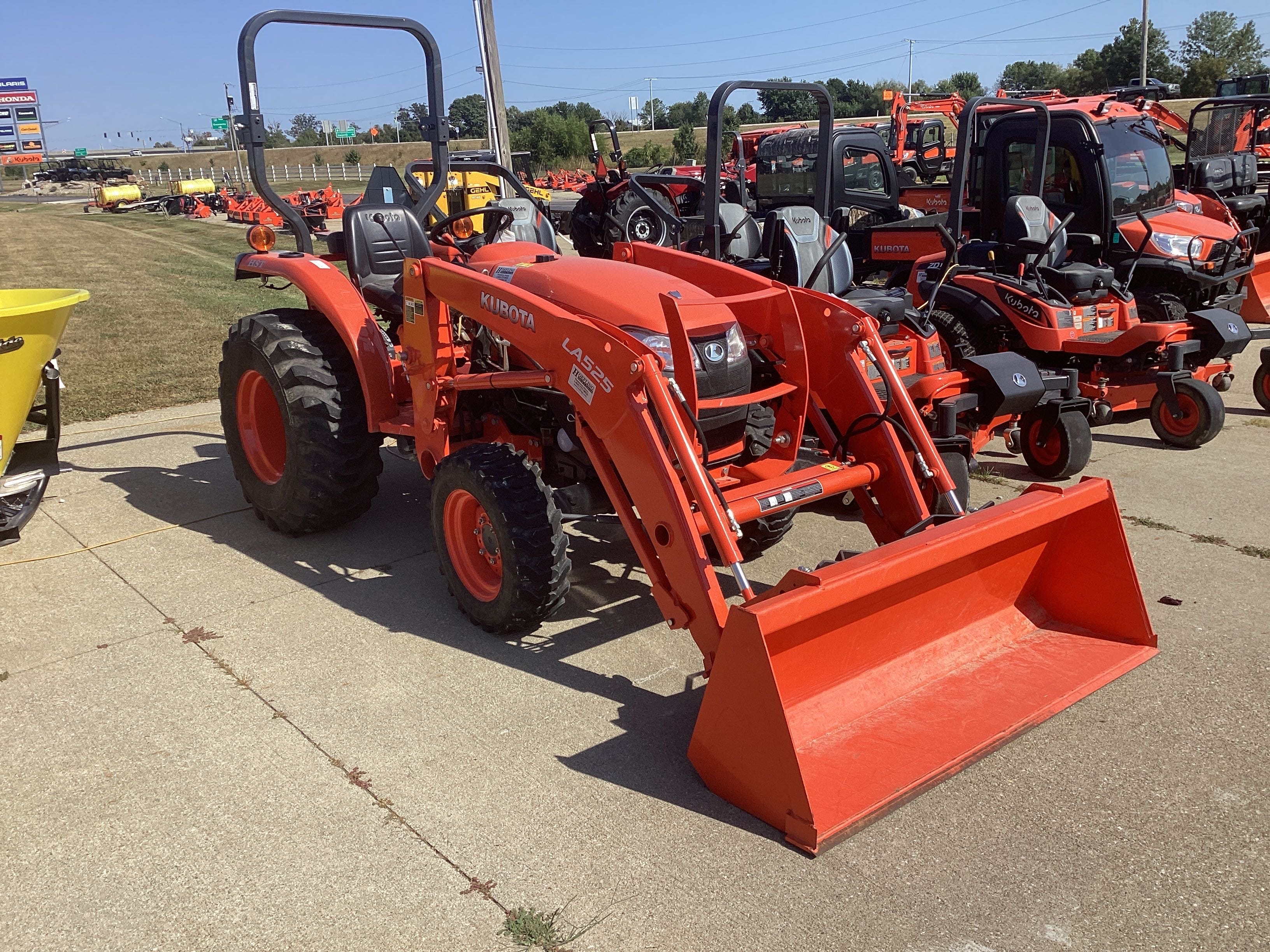 2019 Kubota L2501 Equipment Image0