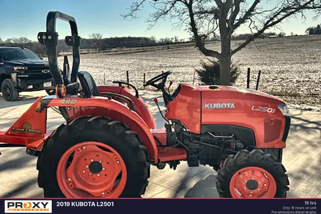 Image of Kubota L2501 equipment image 2