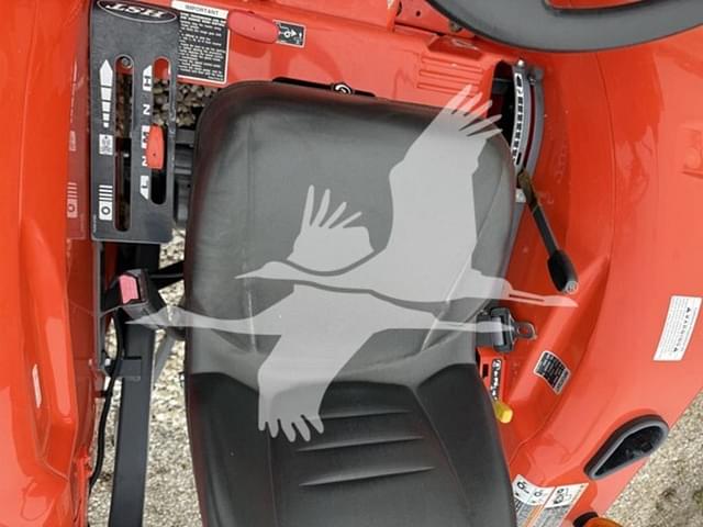 Image of Kubota L2501D equipment image 4