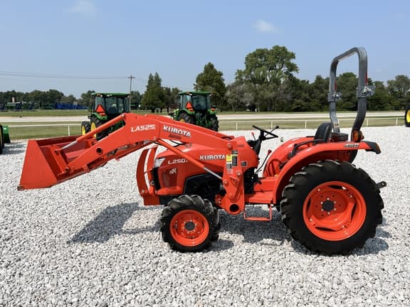 Image of Kubota L2501D equipment image 1
