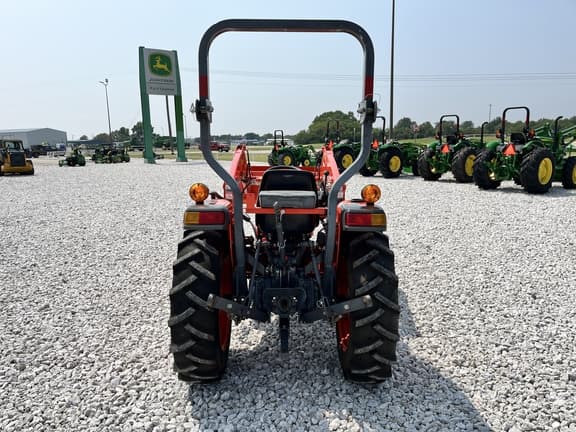 Image of Kubota L2501D equipment image 3