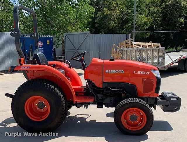 Image of Kubota L2501D equipment image 3