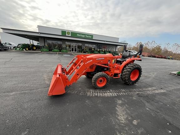 Image of Kubota L3301 equipment image 1