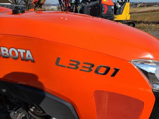 Image of Kubota L3301 equipment image 3