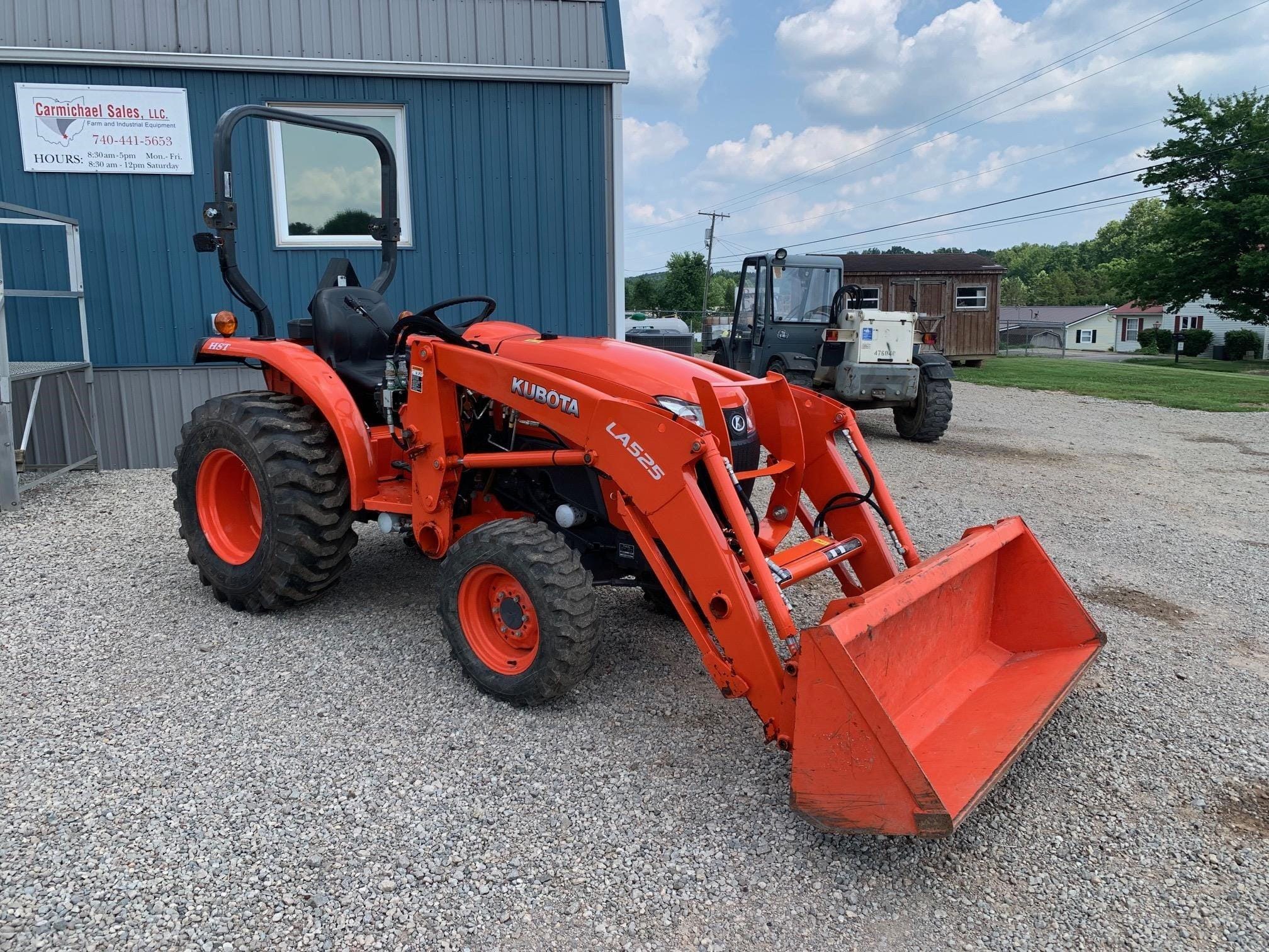 2019 Kubota L3301D Equipment Image0