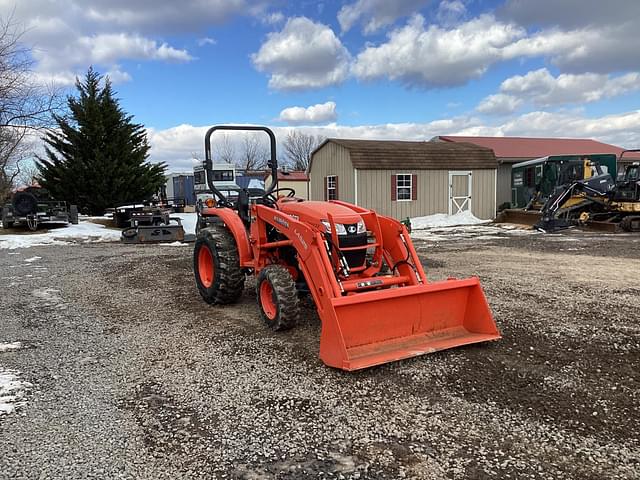 Image of Kubota L3901 equipment image 4