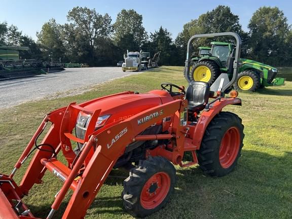 Image of Kubota L3901 equipment image 3