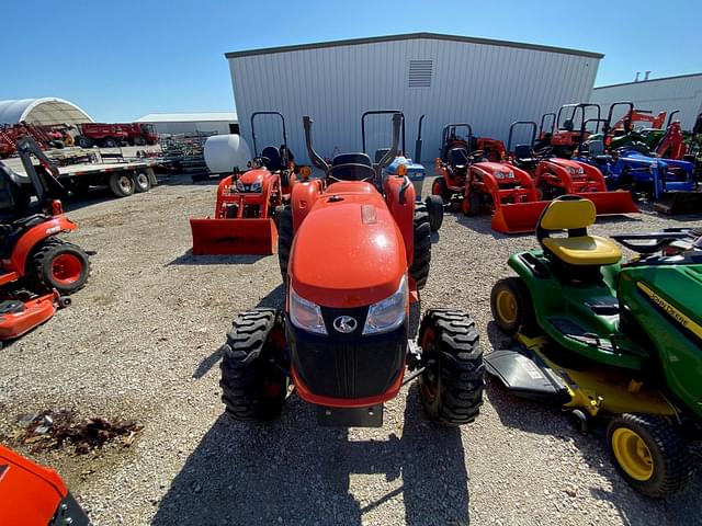 Image of Kubota L3901HST equipment image 1