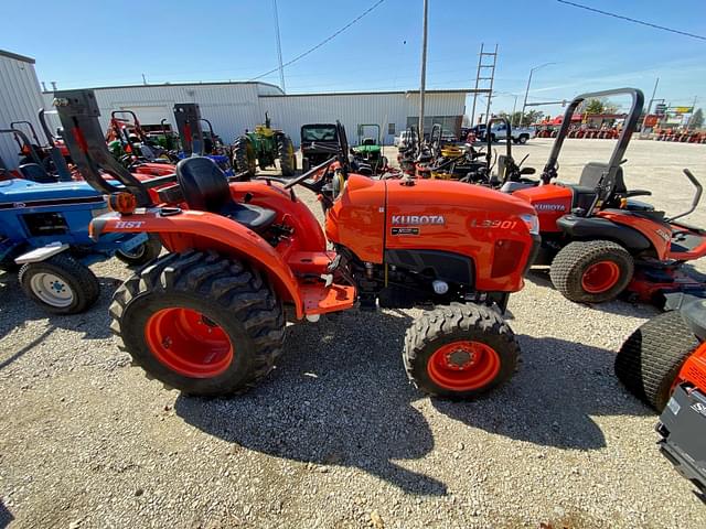 Image of Kubota L3901HST equipment image 2