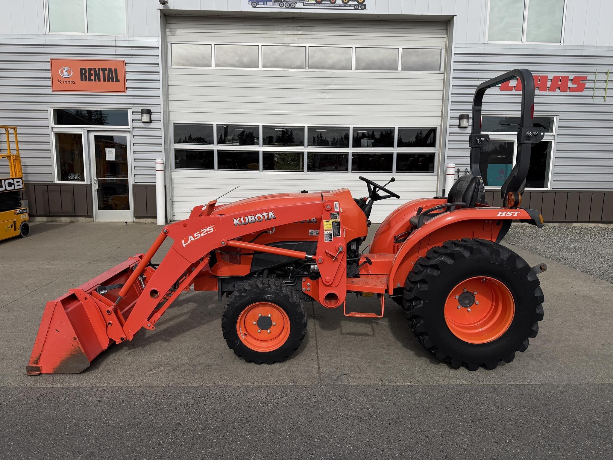 2019 Kubota L3901HST Equipment Image0