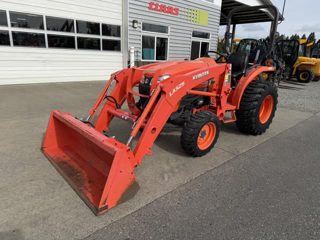 Image of Kubota L3901HST equipment image 1