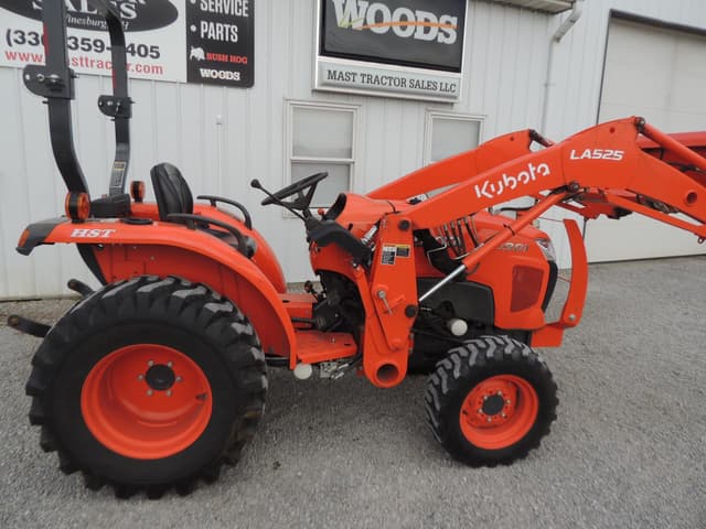 Image of Kubota L3901HST equipment image 3
