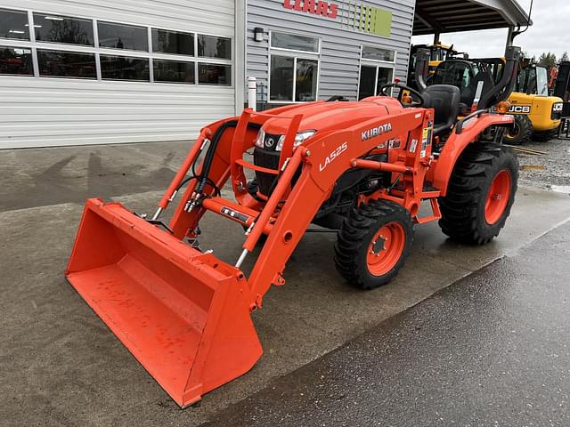 Image of Kubota L3901HST equipment image 1