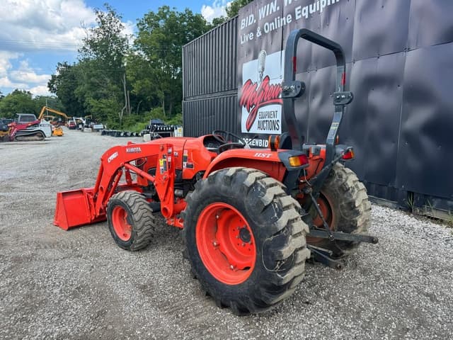 Image of Kubota L4701 equipment image 3