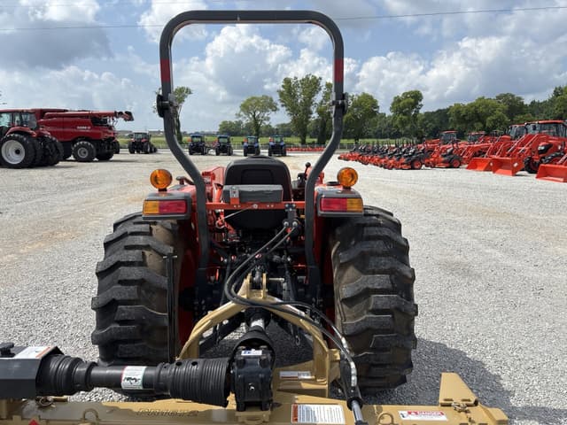 Image of Kubota L4701 equipment image 3