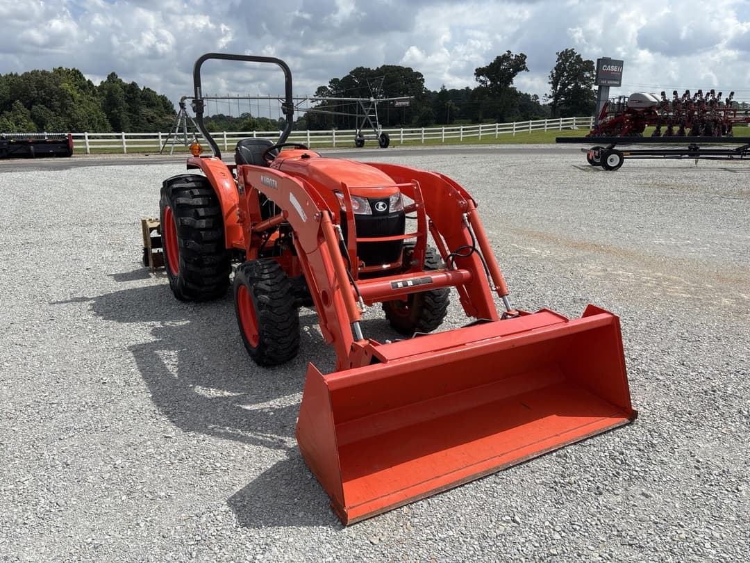 Image of Kubota L4701 Primary image