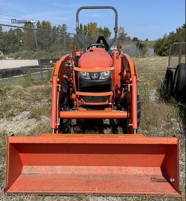 Image of Kubota L4701 equipment image 3