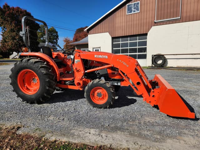 Image of Kubota L4701DT equipment image 1