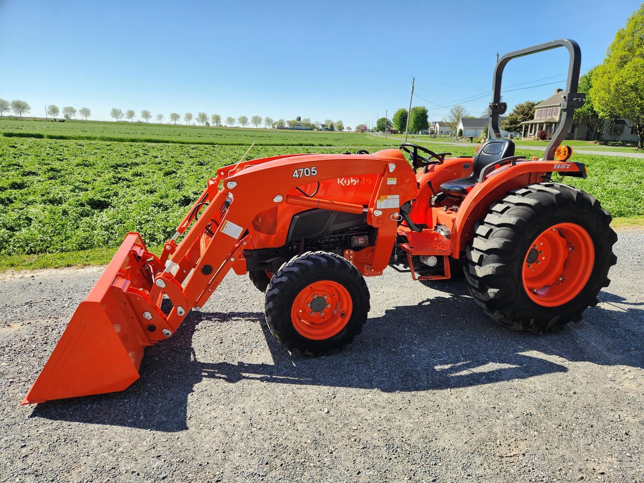 2019 Kubota L4701HST Equipment Image0