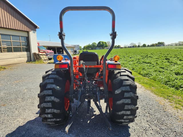 Image of Kubota L4701HST equipment image 3