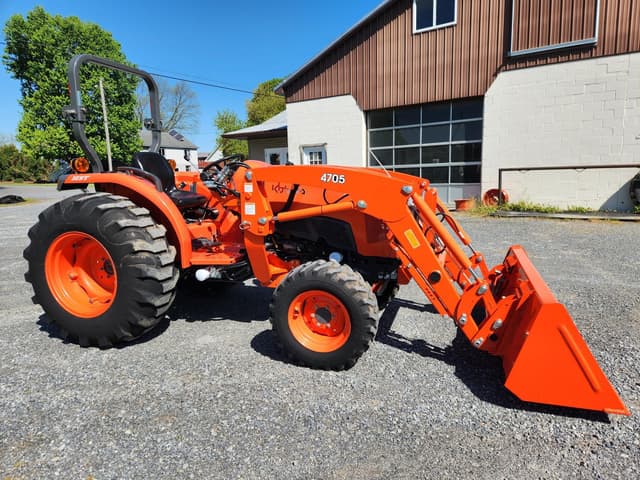 Image of Kubota L4701HST equipment image 1