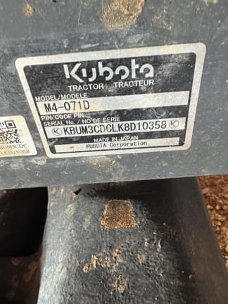 Image of Kubota M4D-071 equipment image 3