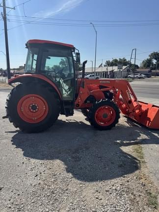 Image of Kubota M4D-071 equipment image 1