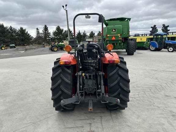 Image of Kubota M5-091 equipment image 3