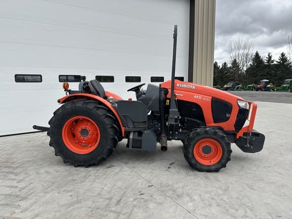 Image of Kubota M5-091 equipment image 1