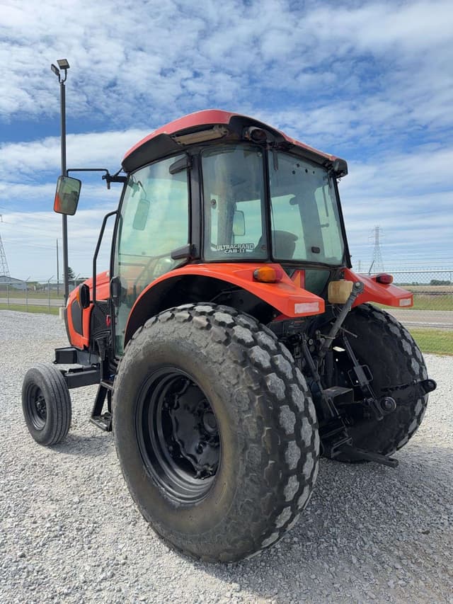 Image of Kubota M5-091 equipment image 3