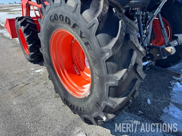 Image of Kubota M5-111D equipment image 4
