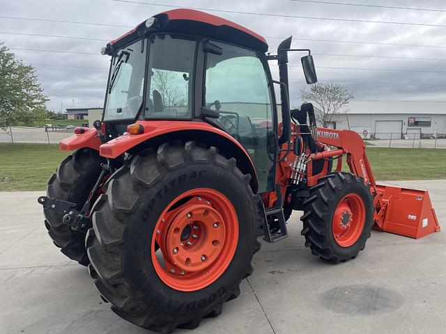Image of Kubota M5-111 equipment image 4