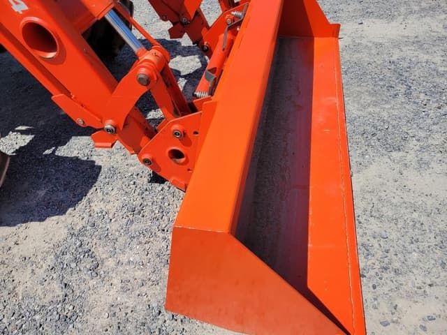 Image of Kubota M5660SU equipment image 3