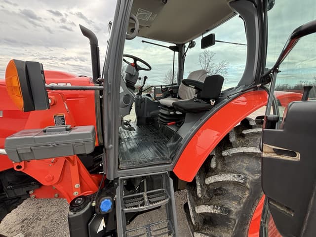 Image of Kubota M6-111 equipment image 1